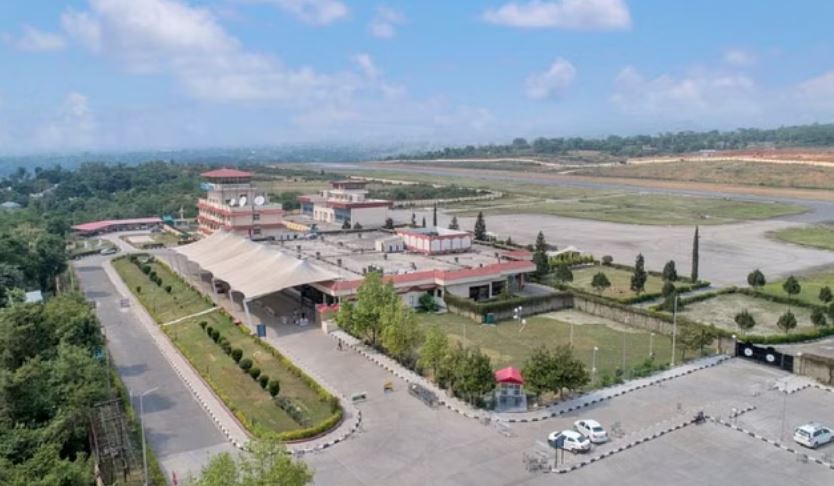 Kangra Airport: कांगड़ा हवाई अड्डे के रनवे को 3,110 मीटर करने का प्रस्ताव , दिसंबर में मिलेगा प्रभावितों को मुआवजा