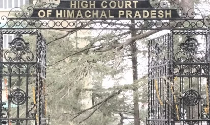 Himachal High Court: हाईकोर्ट ने आदेशों को अमल में न करने पर जताई नाराजगी, अधिकारियों के कार्य करने का ढंग पर दी कड़ी टिप्पणी