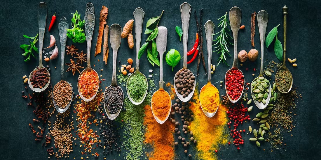 Spices : मसाले खाने के हैं शौकीन, तो हो सकता है सेहत पर ये बुरा असर