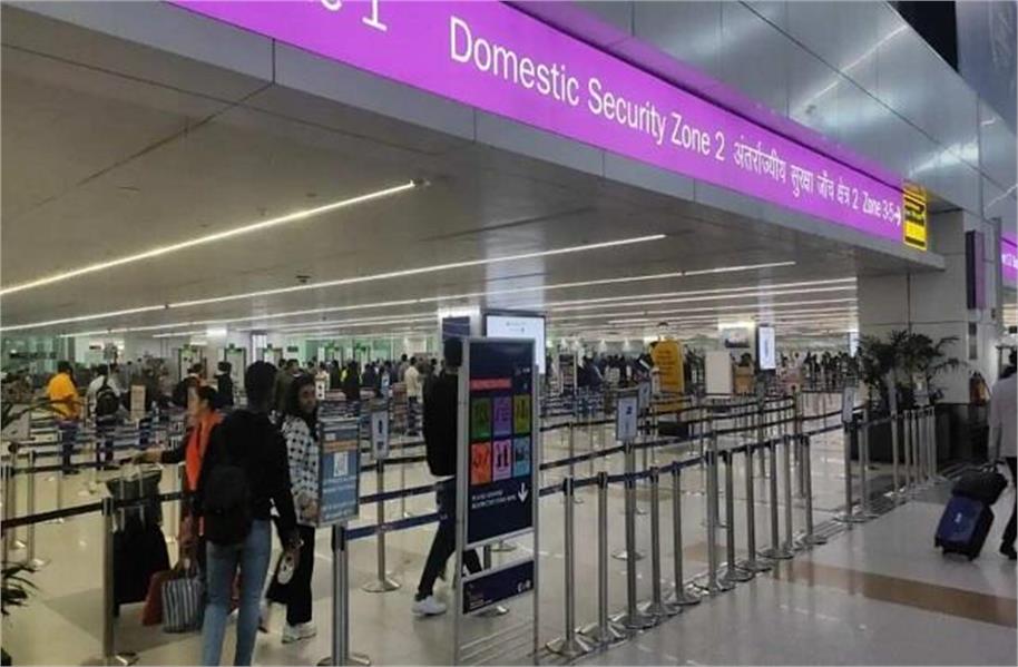 Punjab-Delhi Airport: पंजाब-दिल्ली Airport पर सुरक्षा बढ़ी, आतंकी हमले के मद्देनजर लिया एक्शन