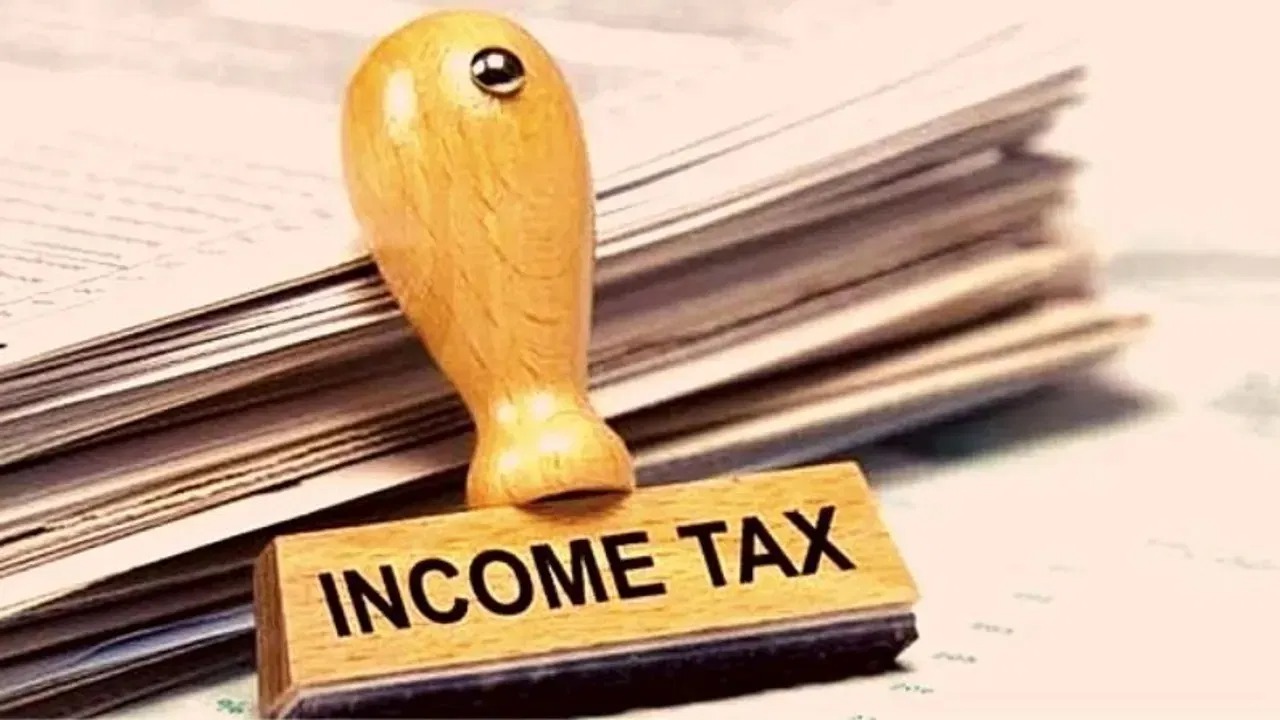 Tax Saving Scheme: इन सरकारी योजनाओं से आप बचा सकते हैं लाखो का टैक्स, जानें कैसे