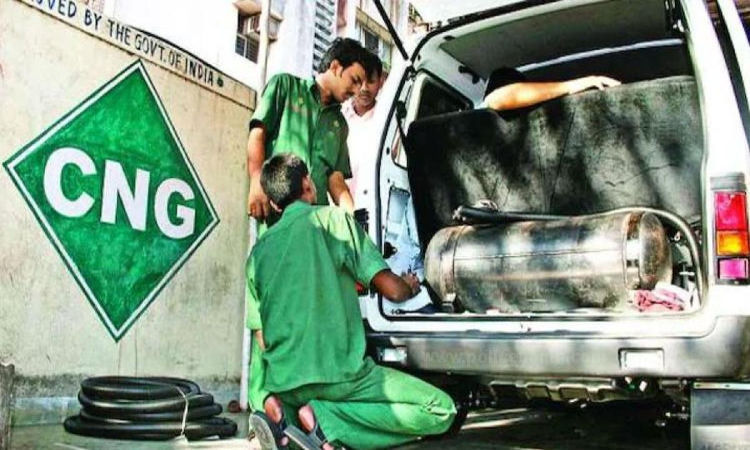 CNG: कार में लगवा रहे CNG? हो जाएं सावधान वरना हो सकता है ये नुकसान