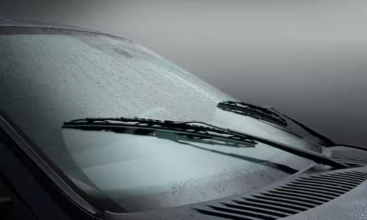 Winter Tips: सर्दियों में आपकी कार की Windshield पर जम जाती है भाप, तो करें ये काम