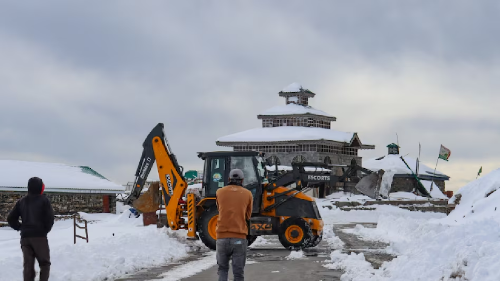 Snowfall, Rainfall Update: हिमाचल समेत इन राज्यों में बर्फबारी से बदलेगा मौसम, IMD ने जारी किया अलर्ट