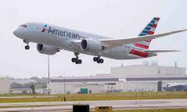 American Airlines: प्लेन के टॉयलेट में नाबालिग लड़कियों की फोटो रिकॉर्ड करता था फ्लाइट अटेंडेंट, पकड़ा गया रंगे हाथ