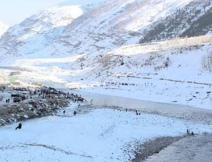 Himachal Weather: हिमाचल के कई क्षेत्रों में लगातार तीन बर्फबारी की संभावना, मैदानी जिलों में कोहरे का लगा अलर्ट