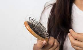 Hair fall in winter: सर्दियों मे झड़ते बालों से हैं परेशान तो आज ही आजमाएं ये टिप्स