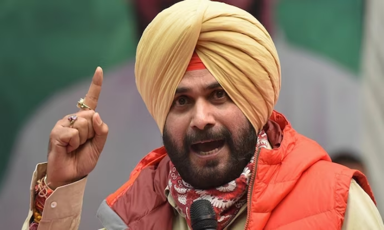 Punjab Politics: एक थी कांग्रेस विवाद पर भड़के नवजोत सिद्धू, कह दी बड़ी बात