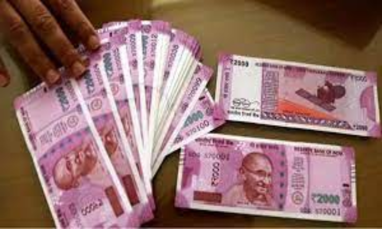 RBI: आरबीआई ने जारी किए आंकड़े, अबतक 9330 करोड़ रुपये के 2000 के नोट दबाए बैठे हैं लोग