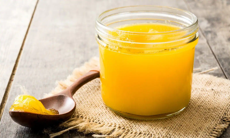 Ghee Benefits: घी से कम हो सकता है आपका वजन, जानें क्या हैं इसके फायदे