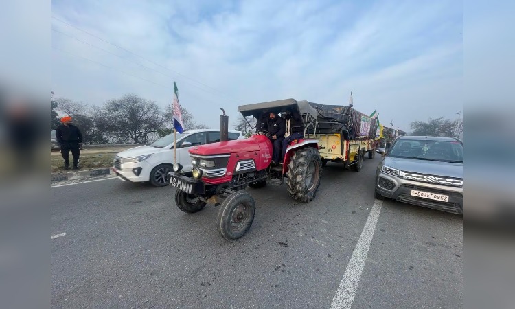 Farmers Protest: पंजाब से ट्रैक्टर लेकर निकले किसान,15 जिलों में धारा-144 लागू