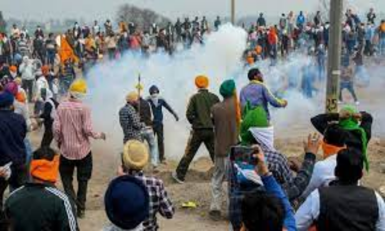 Farmers Protest: पंजाब में फ्री हुआ टोल, किसानों का बड़ा ऐलान, कल से हरियाणा में भी नहीं लगेगा पैसा