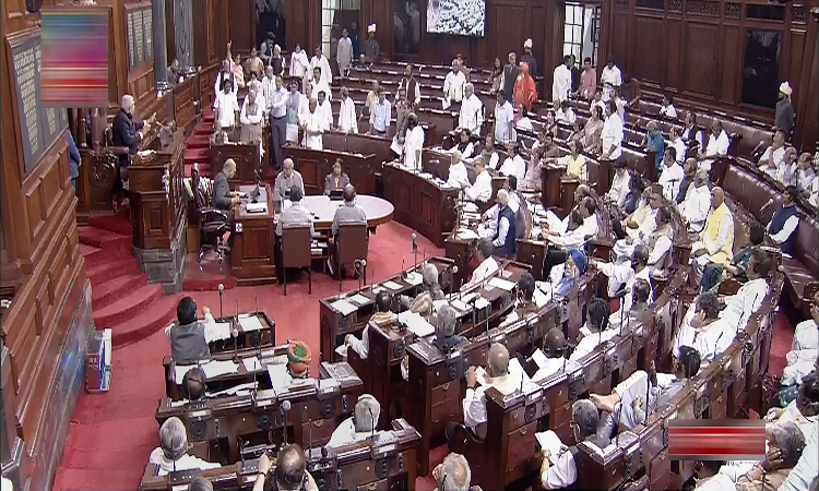 Rajya Sabha: राज्यसभा से पास हुए जम्मू कश्मीर से जुड़े 3 अहम बिल, जानिए किन कानूनों में किया गया बदलाव