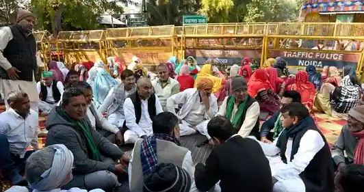 Farmers Protest 2024 : किसानों को मनाने में जुटा केंद्र, किसान नेताओं के साथ बैठक करेंगे ये 3 मंत्री