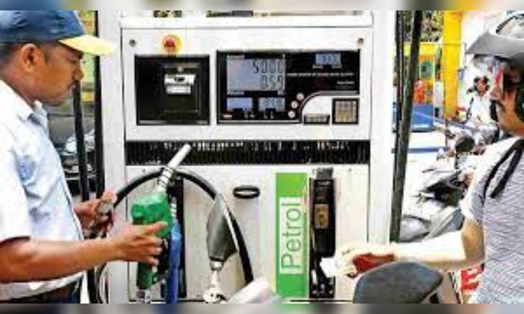 Petrol-Diesel Price Cut: मोदी सरकार का बड़ा तोहफा, कम हुए पेट्रोल-डीजल के दाम; जानें नया रेट