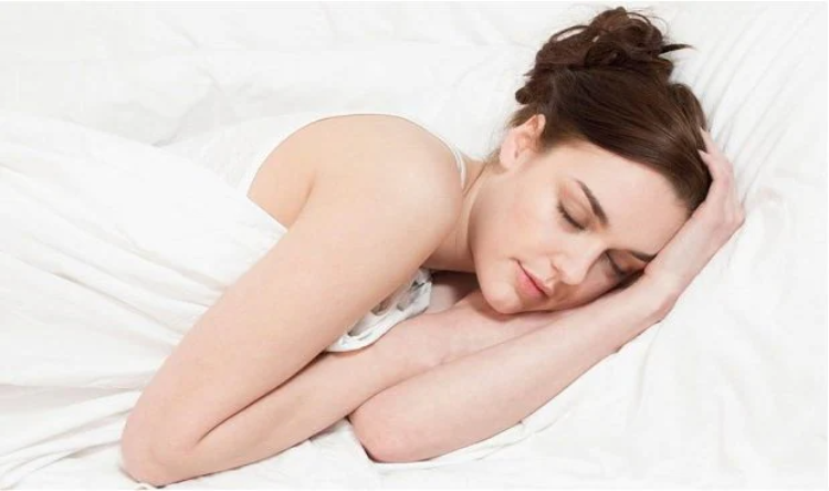 Sleep Tips: नहीं ले पा रहे हैं अच्छी नींद? अपनाएं ये टिप्स