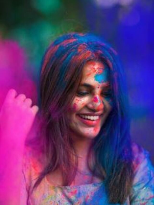 Holi Tips: इन टिप्स के साथ मिनटों में उतर जाएगा होली का रंग, जानें