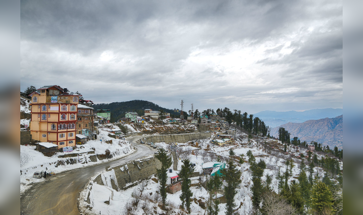 Himachal Weather Update: खराब मौसम के चलते नेशनल हाइवे समेत 279 सड़कें बंद