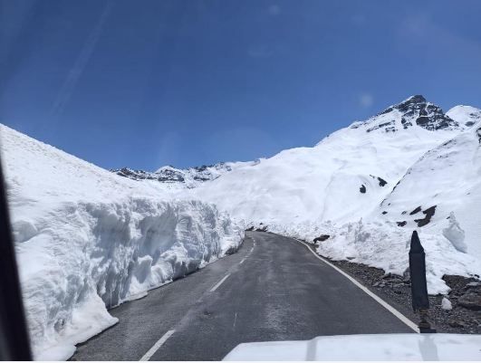 Manali-Leh Highway : हाइवे का रास्ता हुआ साफ़, जाने कब कर सकते है यात्रा की तैयारी