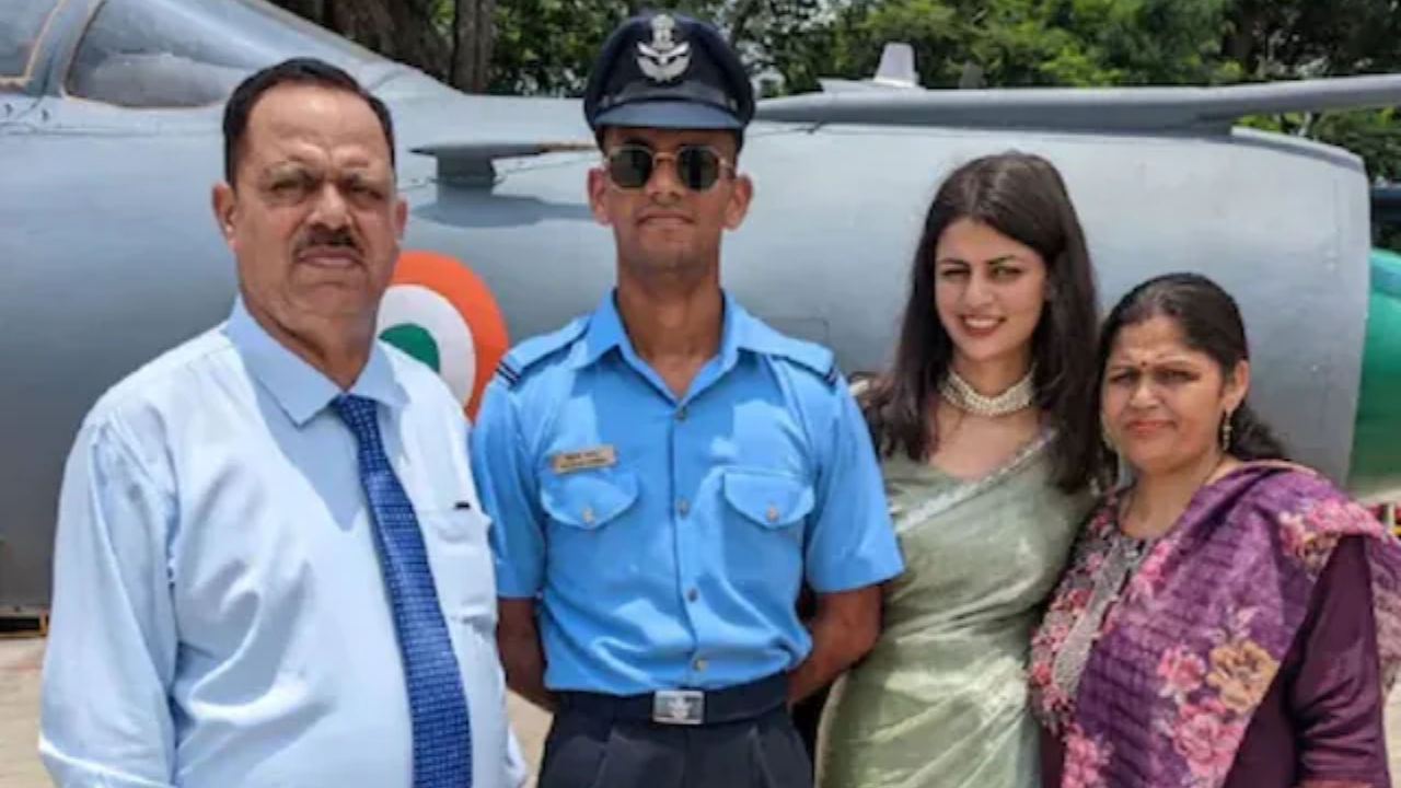 Himachal के अनुभव परमार ने AFCAT में AIR 2 किया हासिल