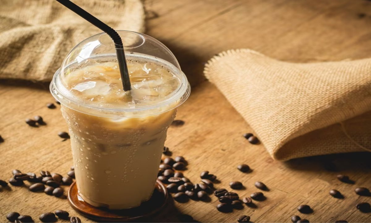 Cold Coffee Side Effects: कोल्ड कॉफी से है लगाव? हो जाएं सावधान, हो सकता है गंभीर नुकसान