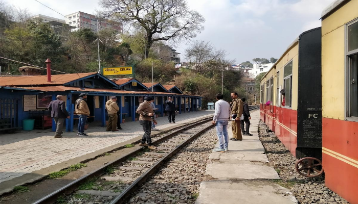 Train Accident: सोलन में ट्रेन की चपेट में आकर हुई युवक की मौत