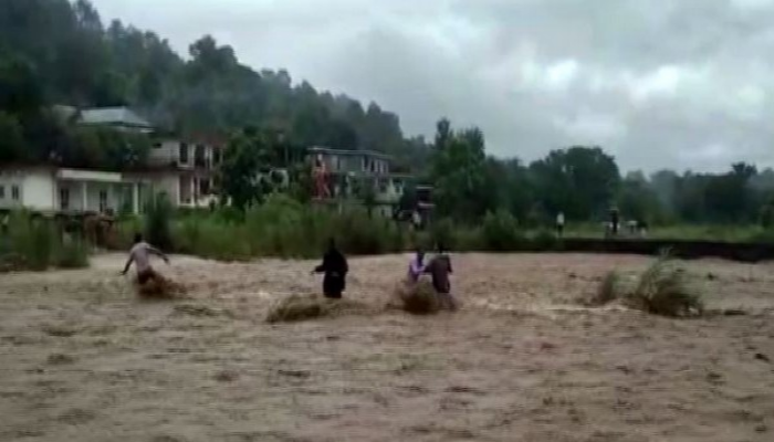 Himachal Weather: ऊना में भारी बारिश का कहर जारी, 3 मासूमों का मिला शव